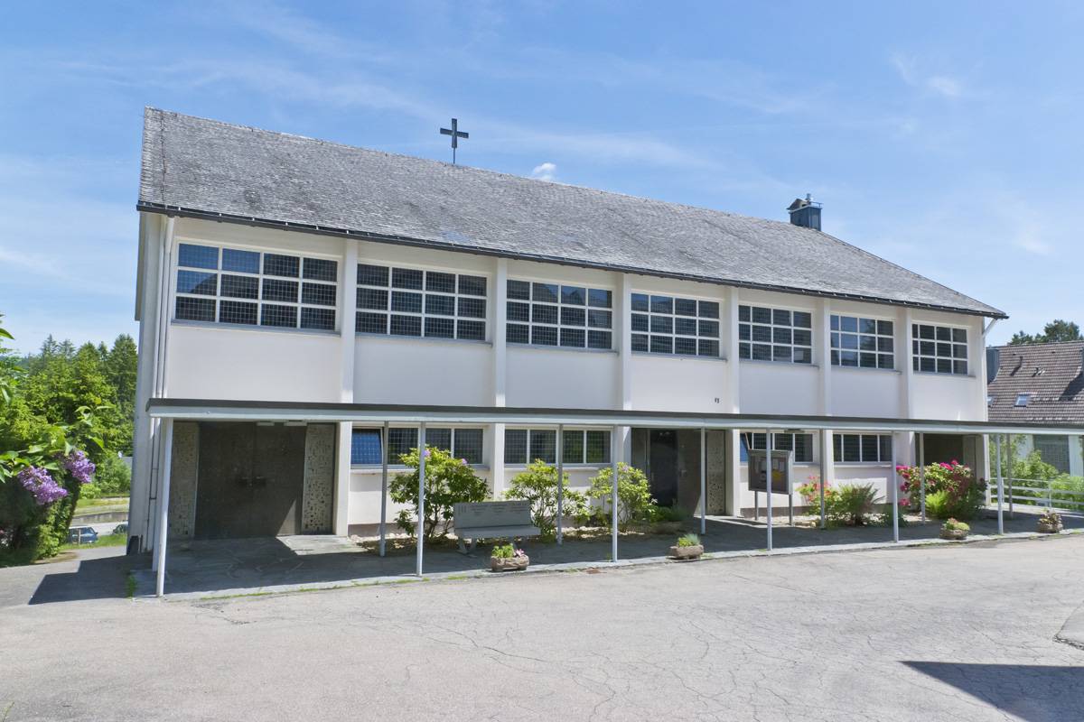 Kirche zu den 12 Aposteln, Hofansicht